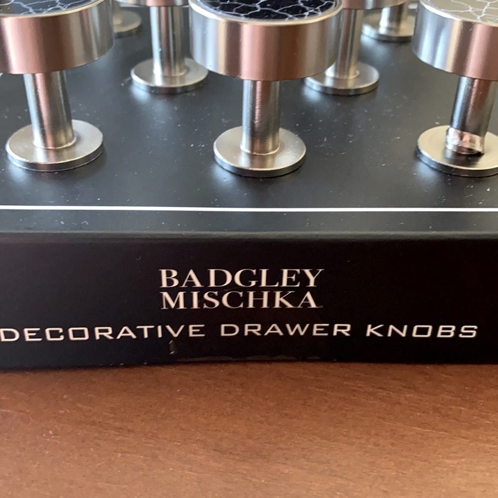 BM Drawer knobs. - Picture 2 of 6